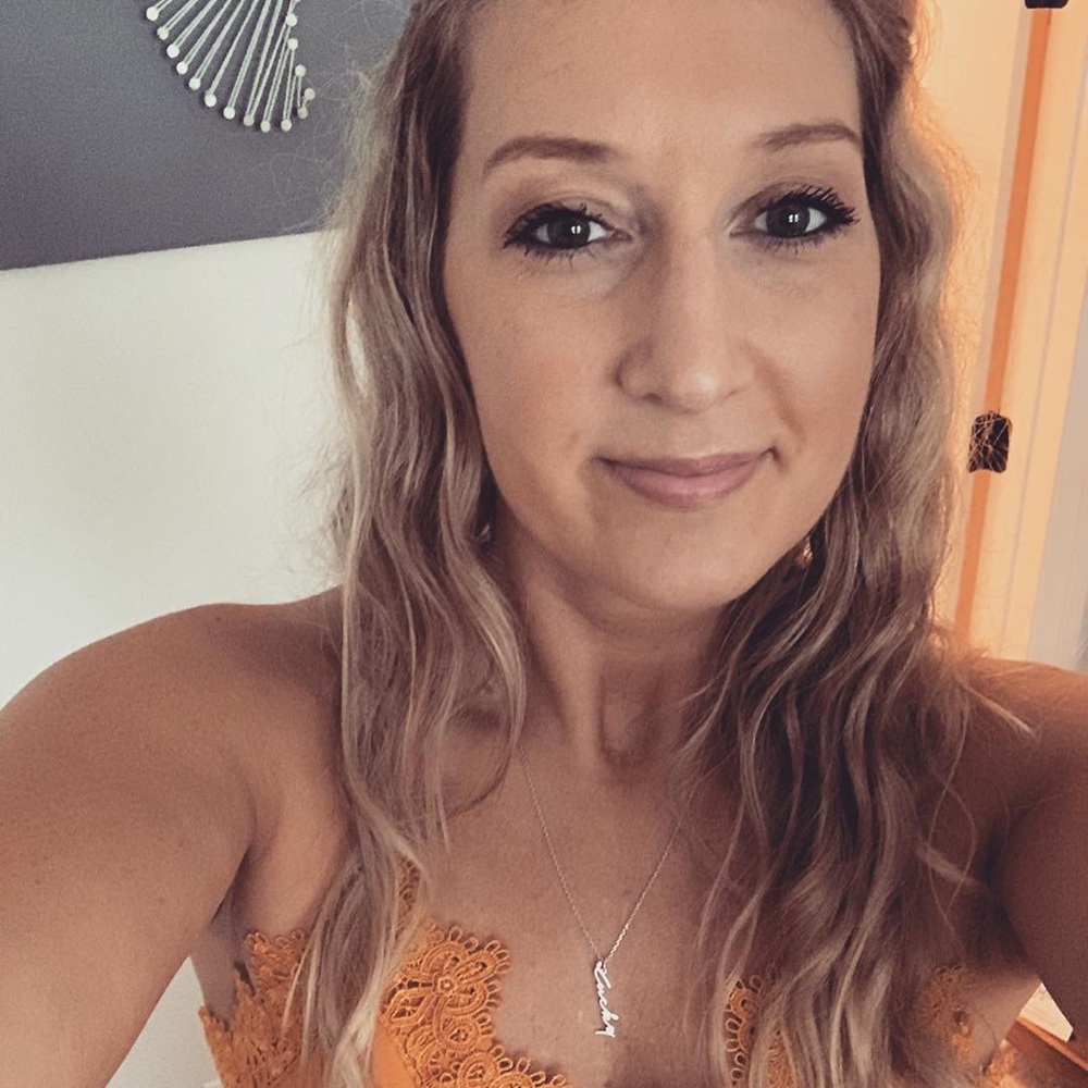 Meet your Posher, Niki